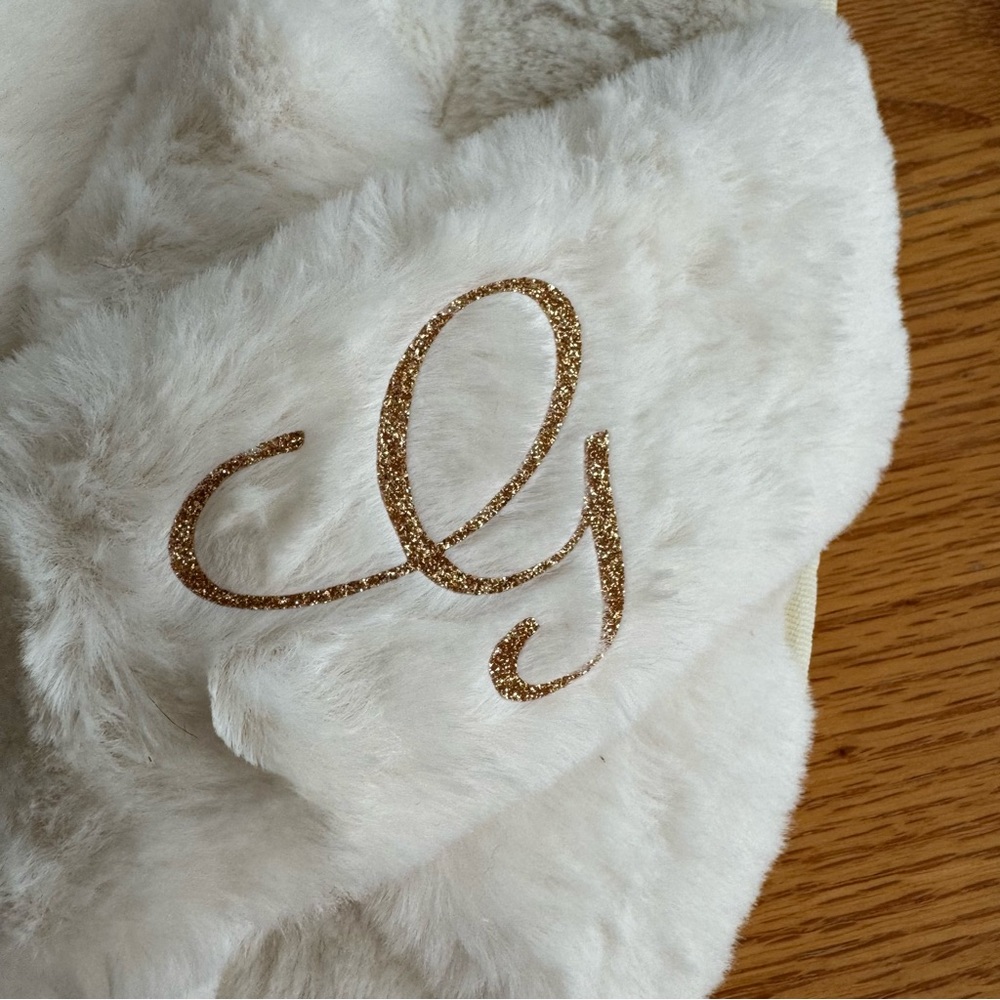 BRIDAL SOFT FLUFFY COSY SLIPPERS WHITE AND GOLD MRS G, NEW, never worn - Picture 3 of 5